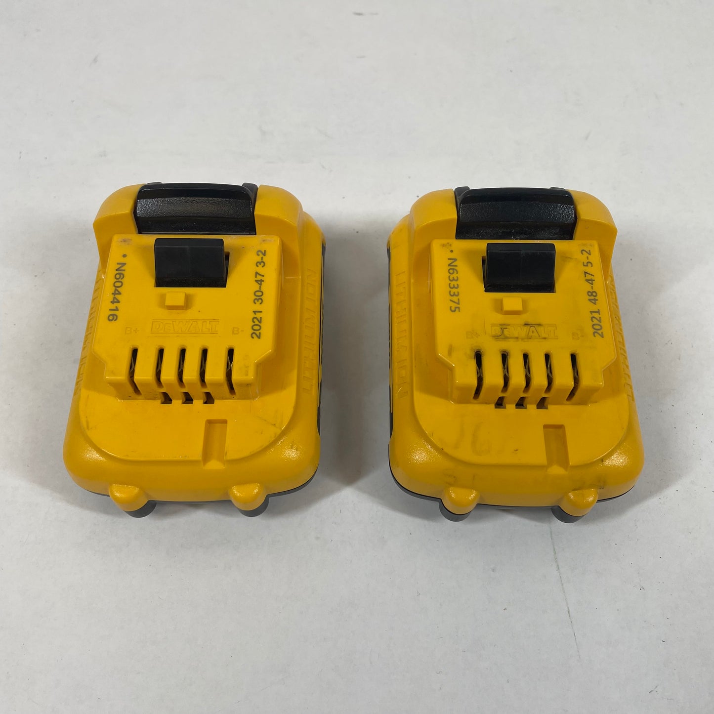DeWalt DCB107 12v/20v MAX Battery Charger Kit