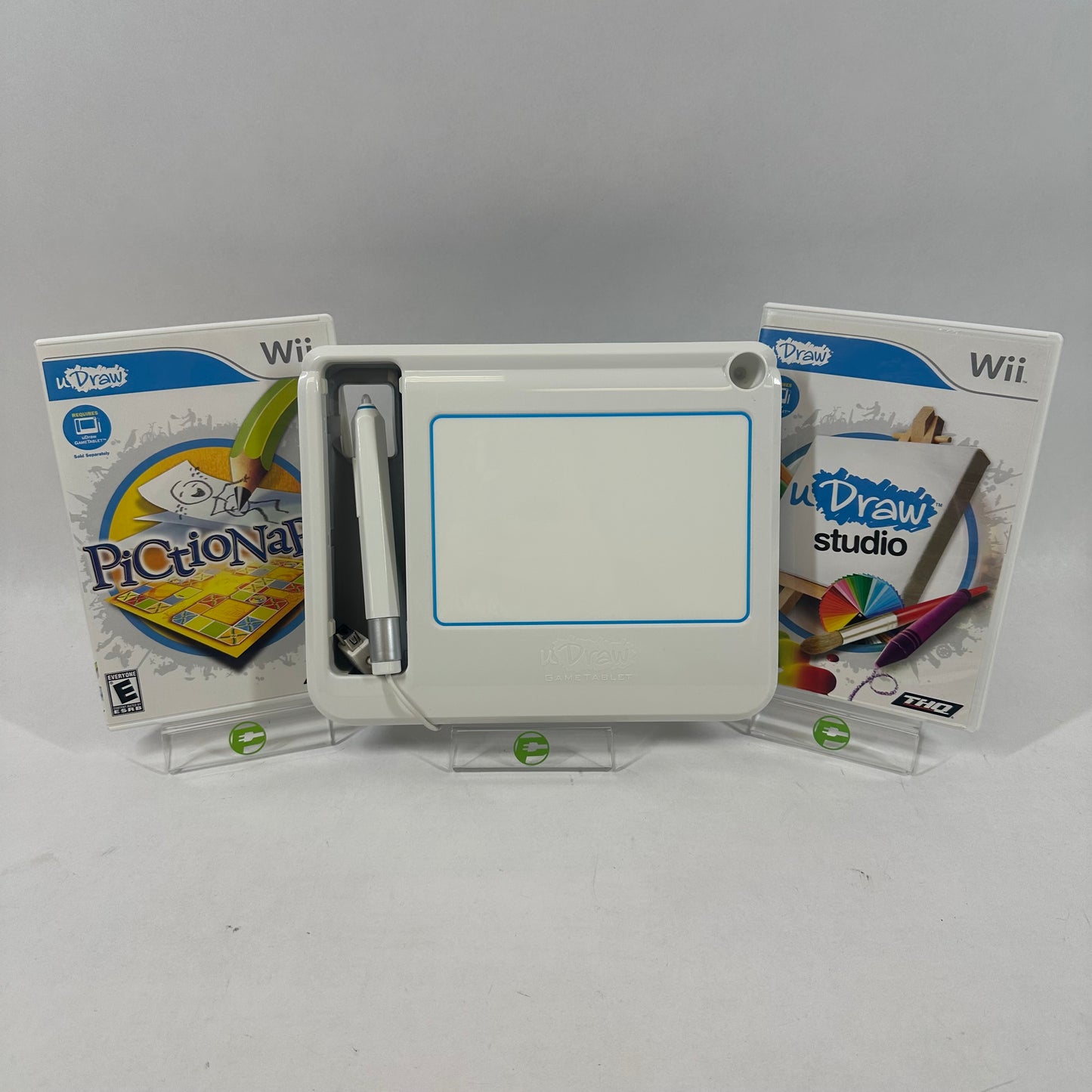 THQ uDraw GameTablet with uDraw Studio and Pictionary (Nintendo Wii 2010) Bundle