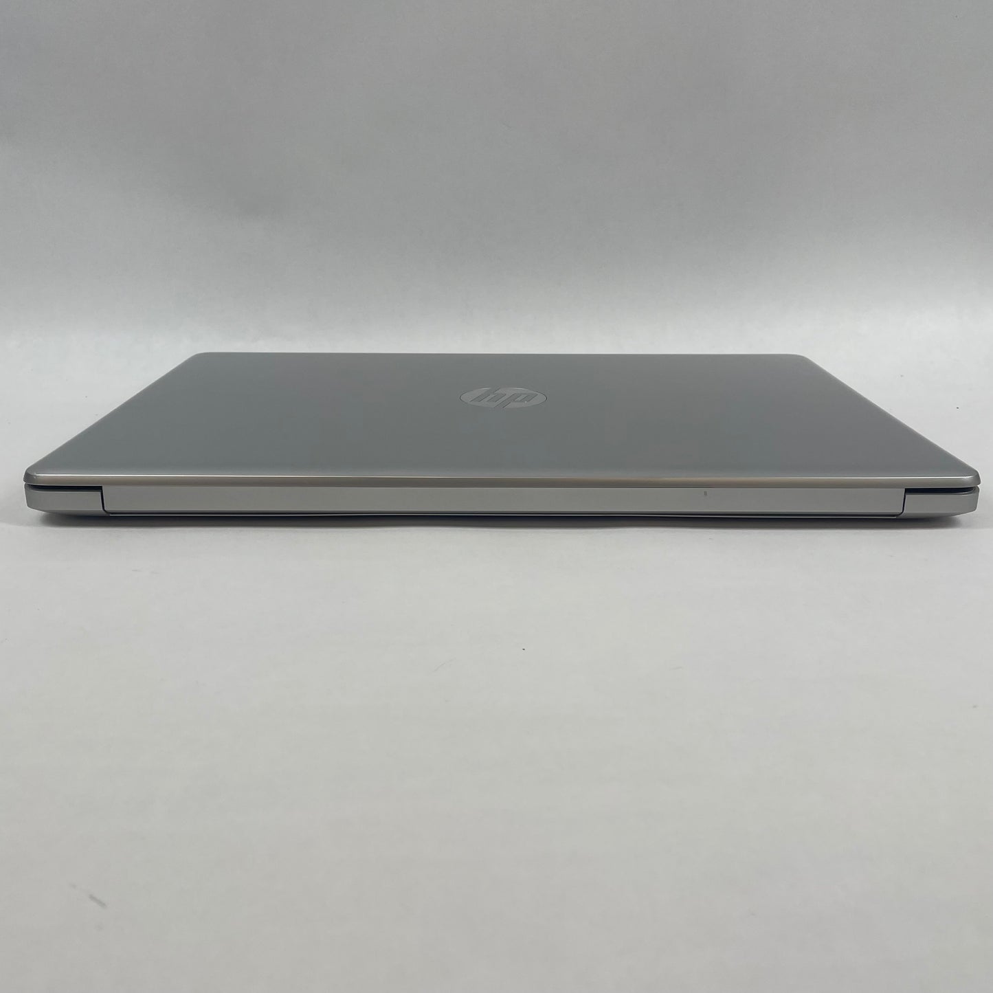 HP Laptop 17 17-BY4633DX 17.3" i5-1135G7 2.4GHz 8GB RAM 256GB SSD