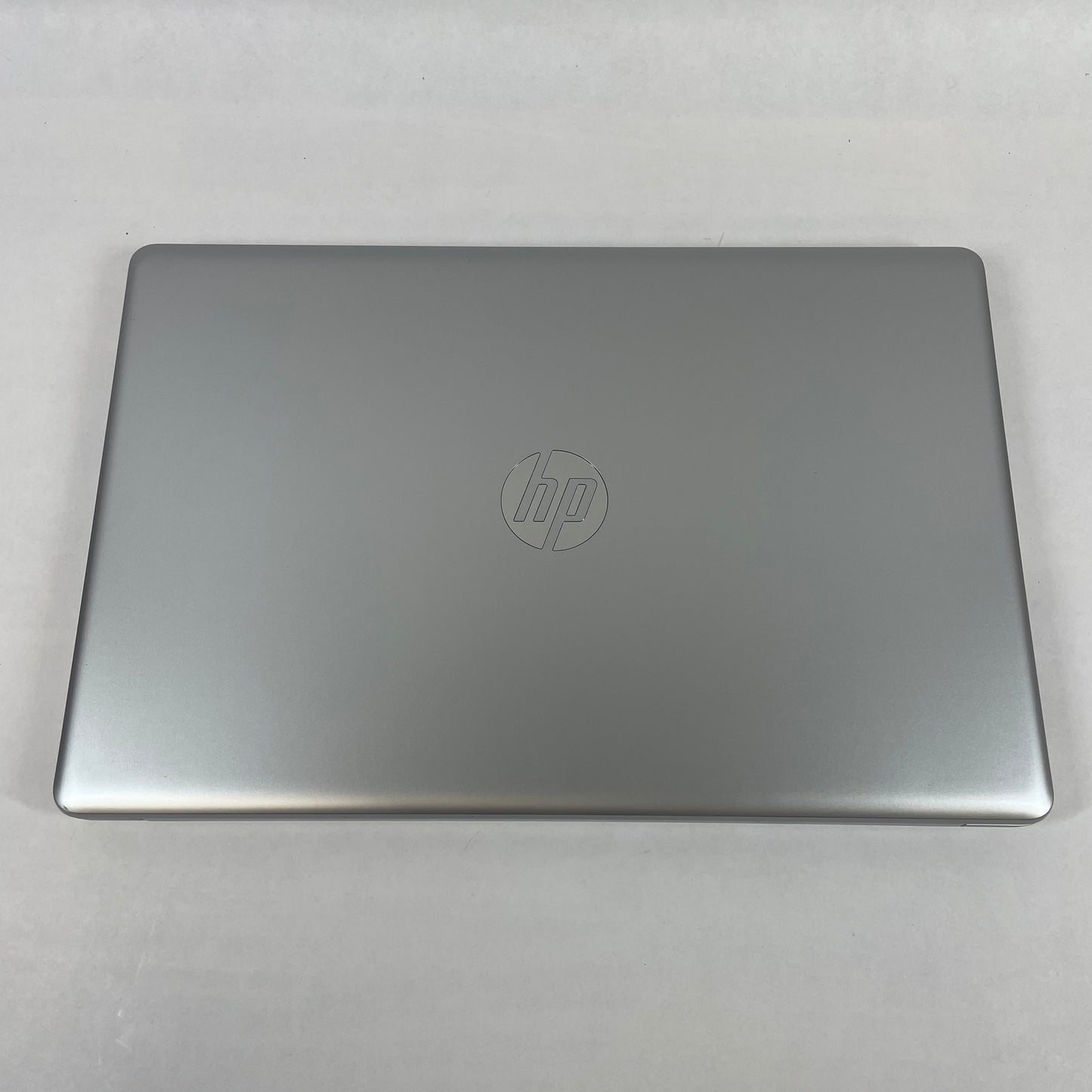 HP Laptop 17 17-BY4633DX 17.3" i5-1135G7 2.4GHz 8GB RAM 256GB SSD