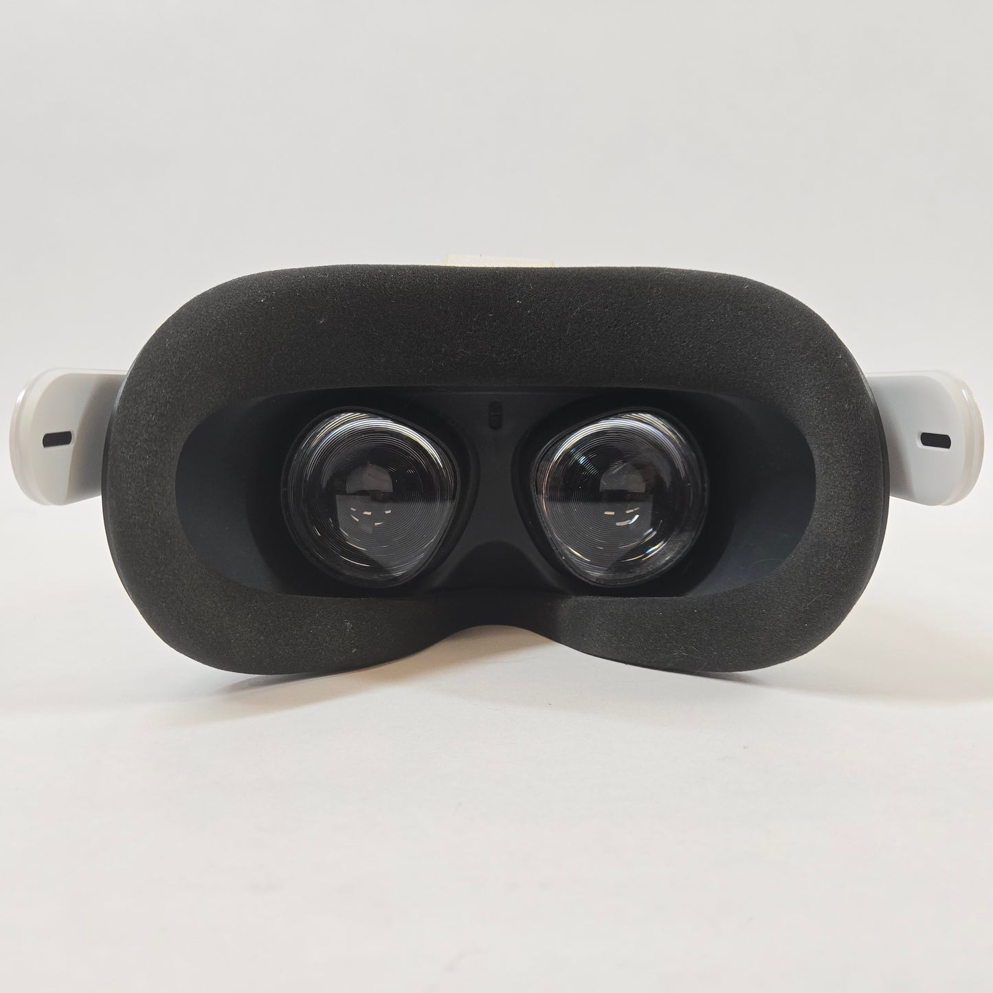 Oculus Quest 2 64GB Standalone All-in-One VR Headset KW49CM