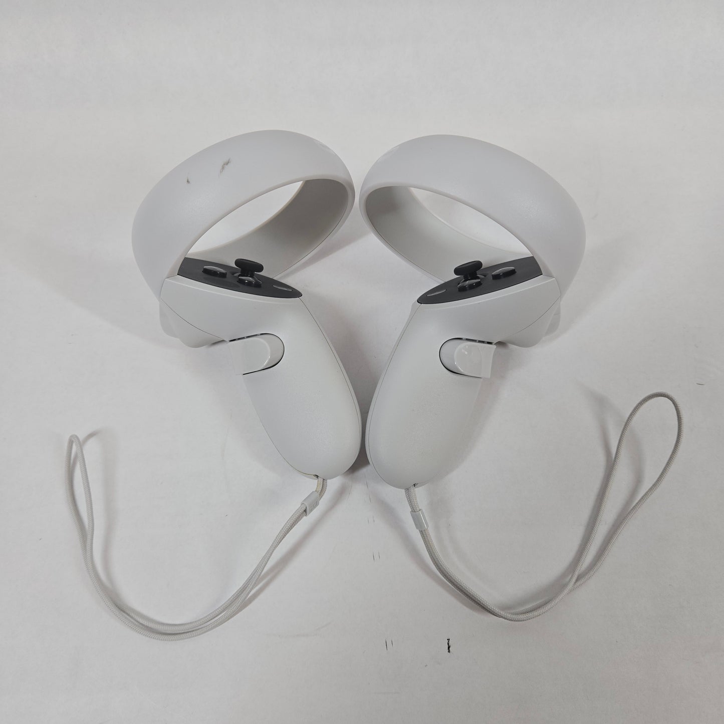 Oculus Quest 2 64GB Standalone All-in-One VR Headset KW49CM