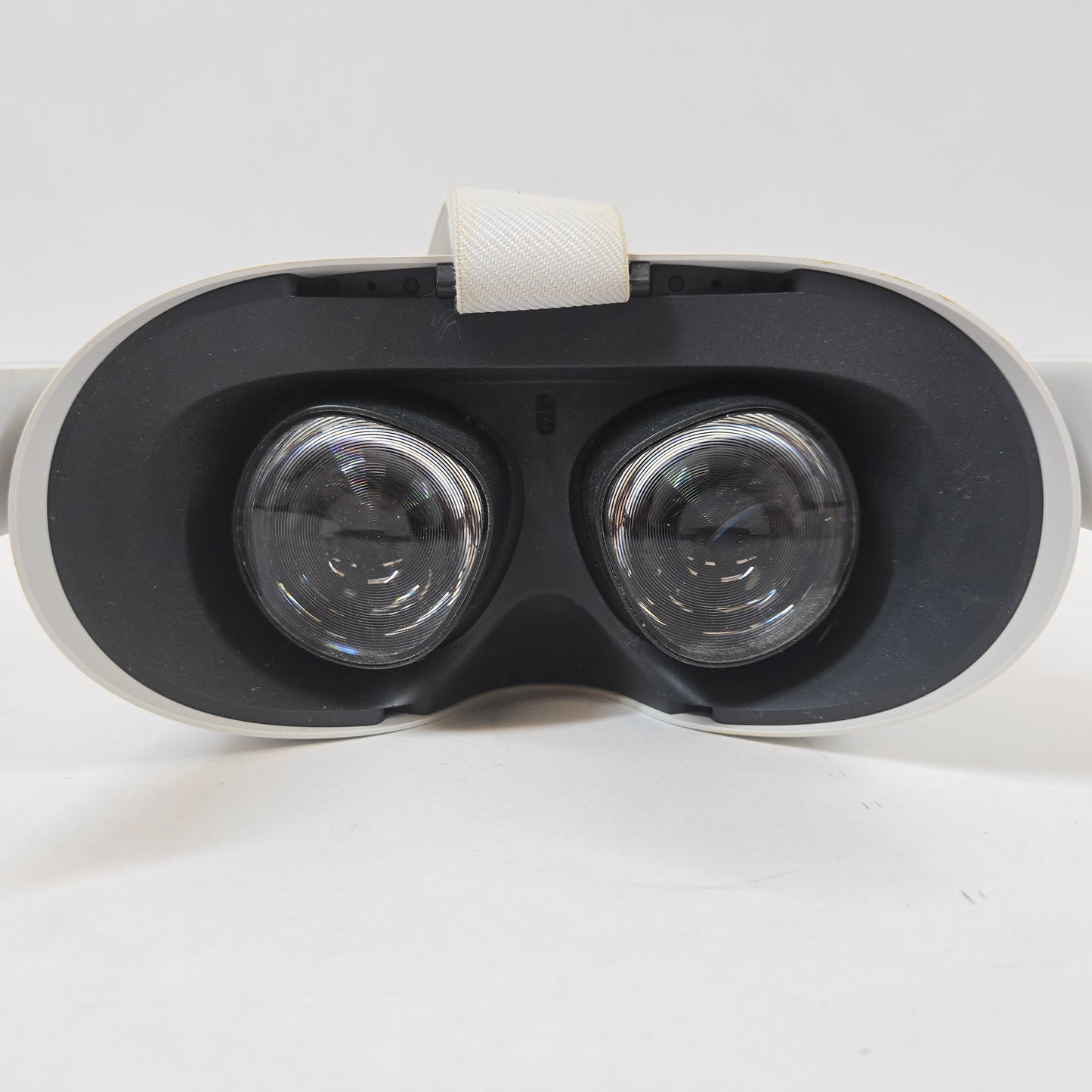 Oculus Quest 2 64GB Standalone All-in-One VR Headset KW49CM