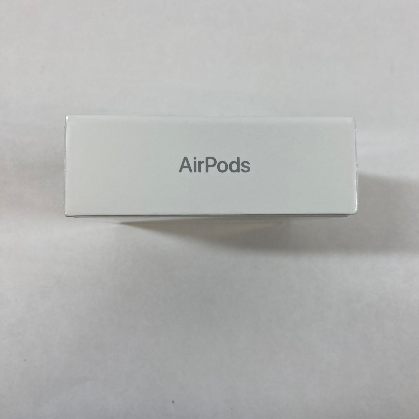 New Apple AirPods 2nd Gen with Charging Case A2031 A2032 A1602 A2032