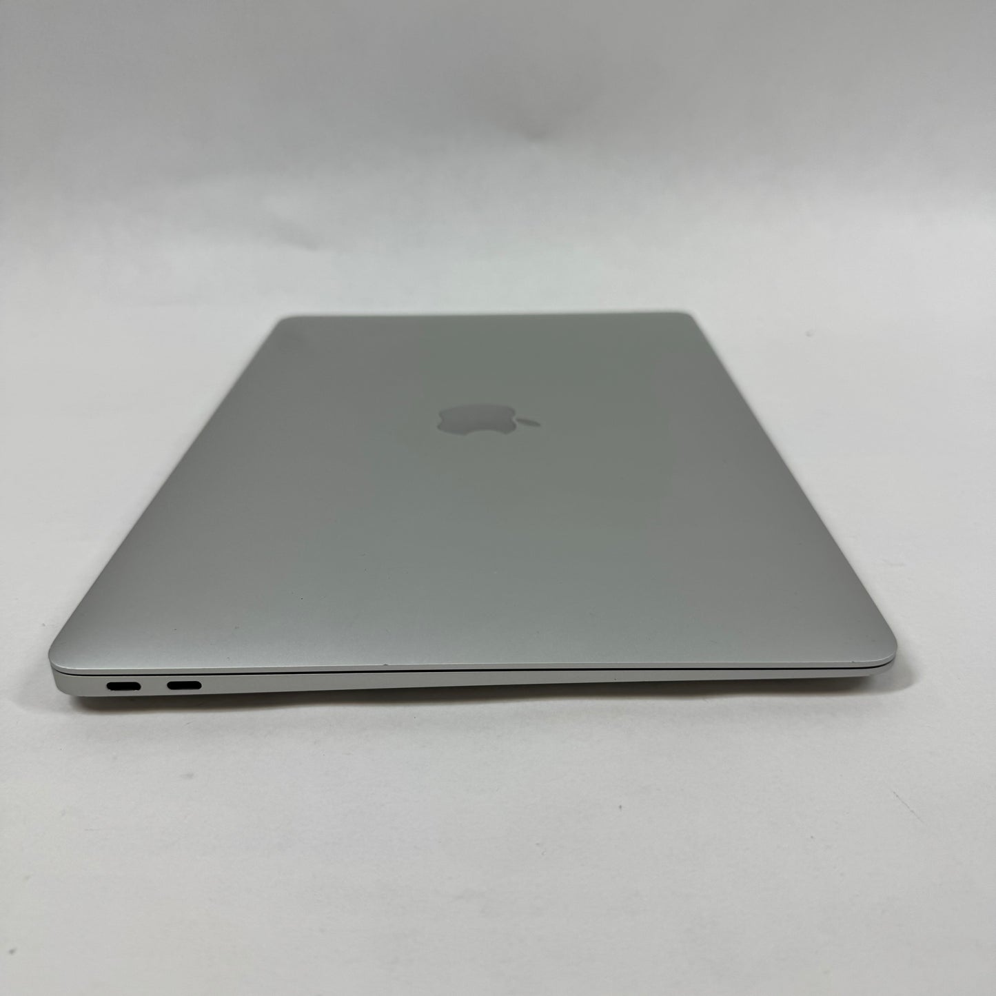 2020 Apple MacBook Air 13.3" M1 M1 7 Core 3.2GHz 8GB RAM 256GB SSD A2337