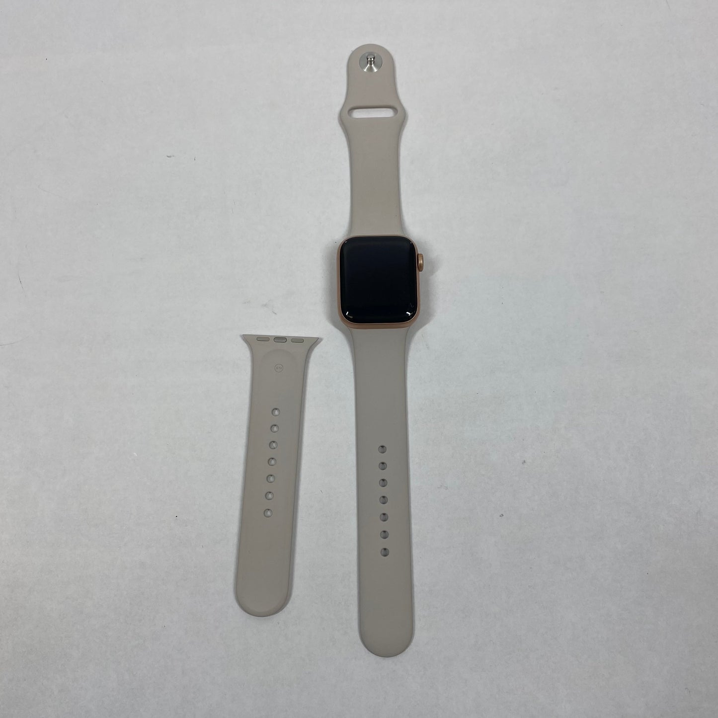 GPS Only Apple Watch SE 1st Gen 40MM Aluminum A2351