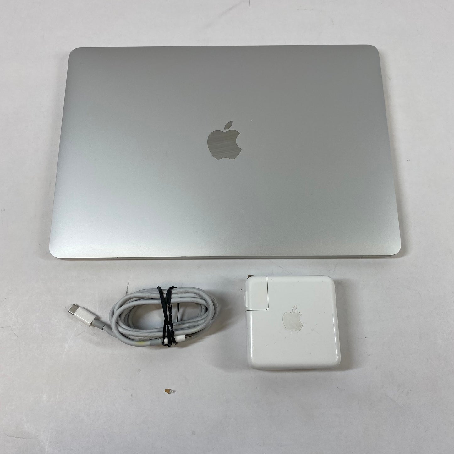 2020 Apple MacBook Pro 13" M1 3.2GHz 8GB RAM 512GB SSD Silver A2338