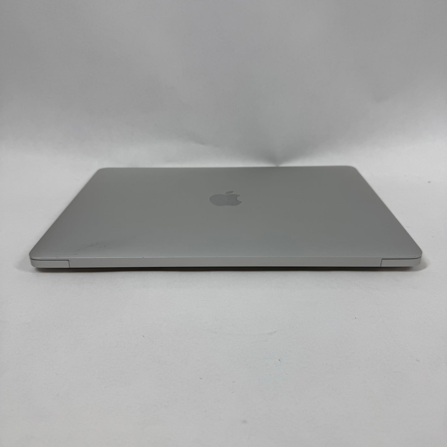 2020 Apple MacBook Air 13.3" M1 M1 7 Core 3.2GHz 8GB RAM 256GB SSD A2337