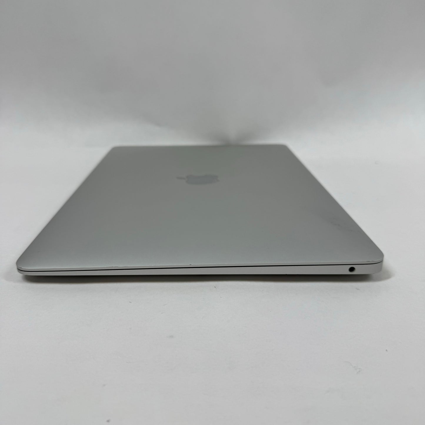 2020 Apple MacBook Air 13.3" M1 M1 7 Core 3.2GHz 8GB RAM 256GB SSD A2337